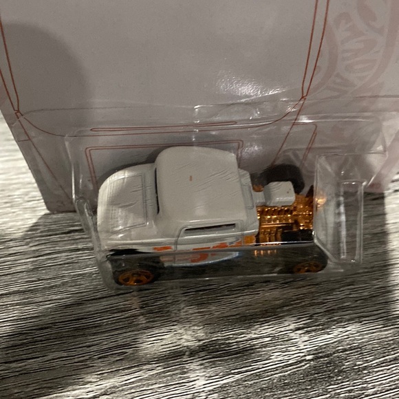 Hot Wheels | 52nd Anniversary #2/6: ‘32 Ford - 1:64 Scale Die Cast - Picture 9 of 10